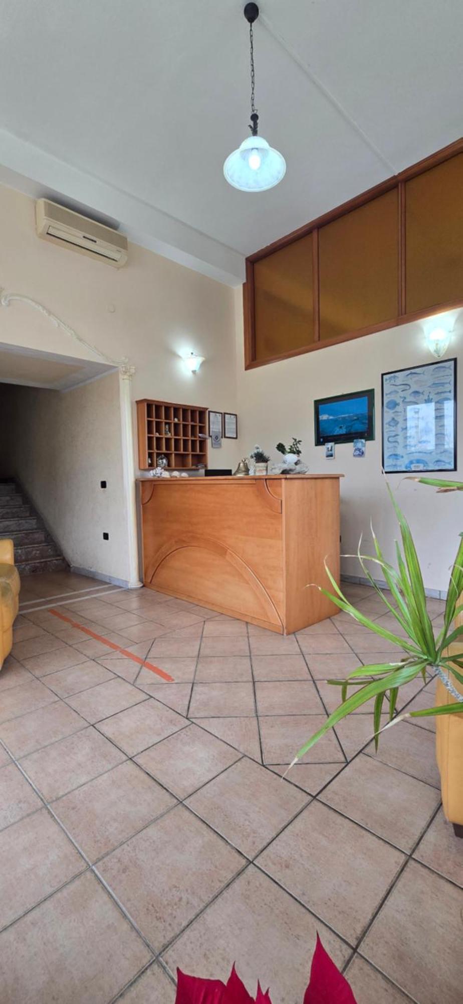 Hotel Ristorante La Decanata 레 카스텔라 외부 사진