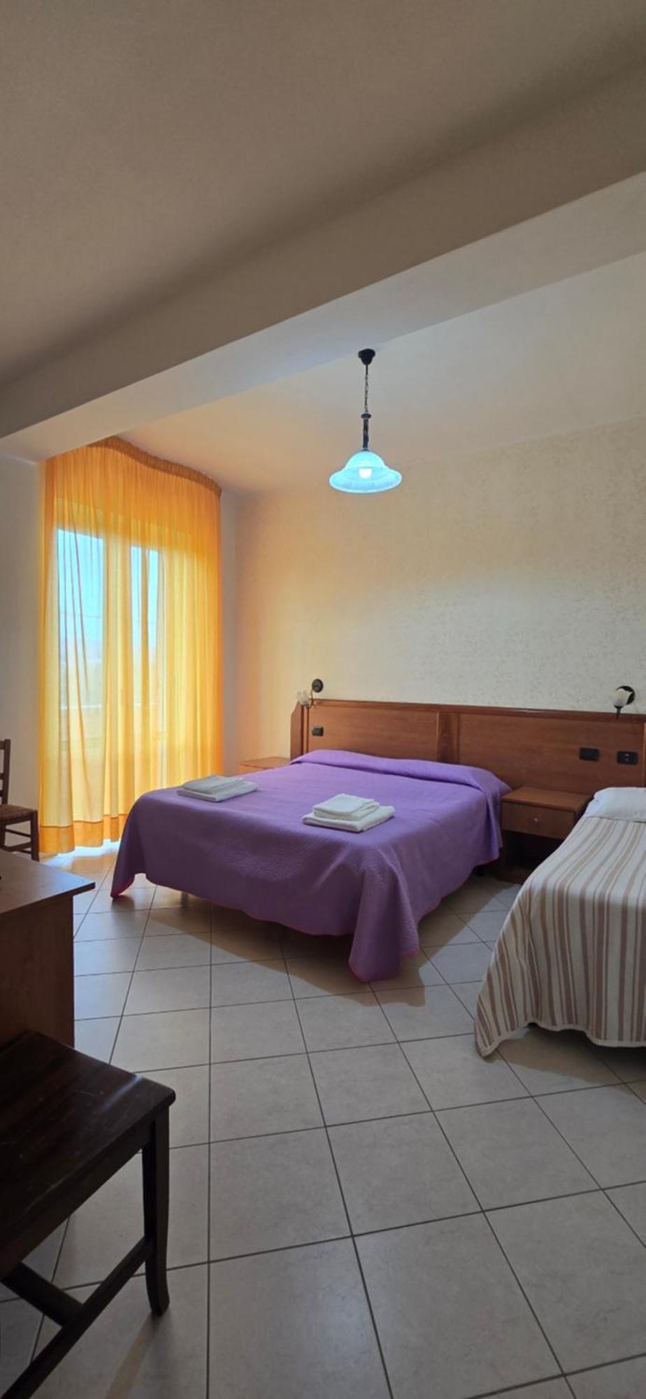 Hotel Ristorante La Decanata 레 카스텔라 외부 사진